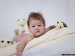 Bebe 6 luni – Atentia in cazul unui bebelus de 1-6 luni